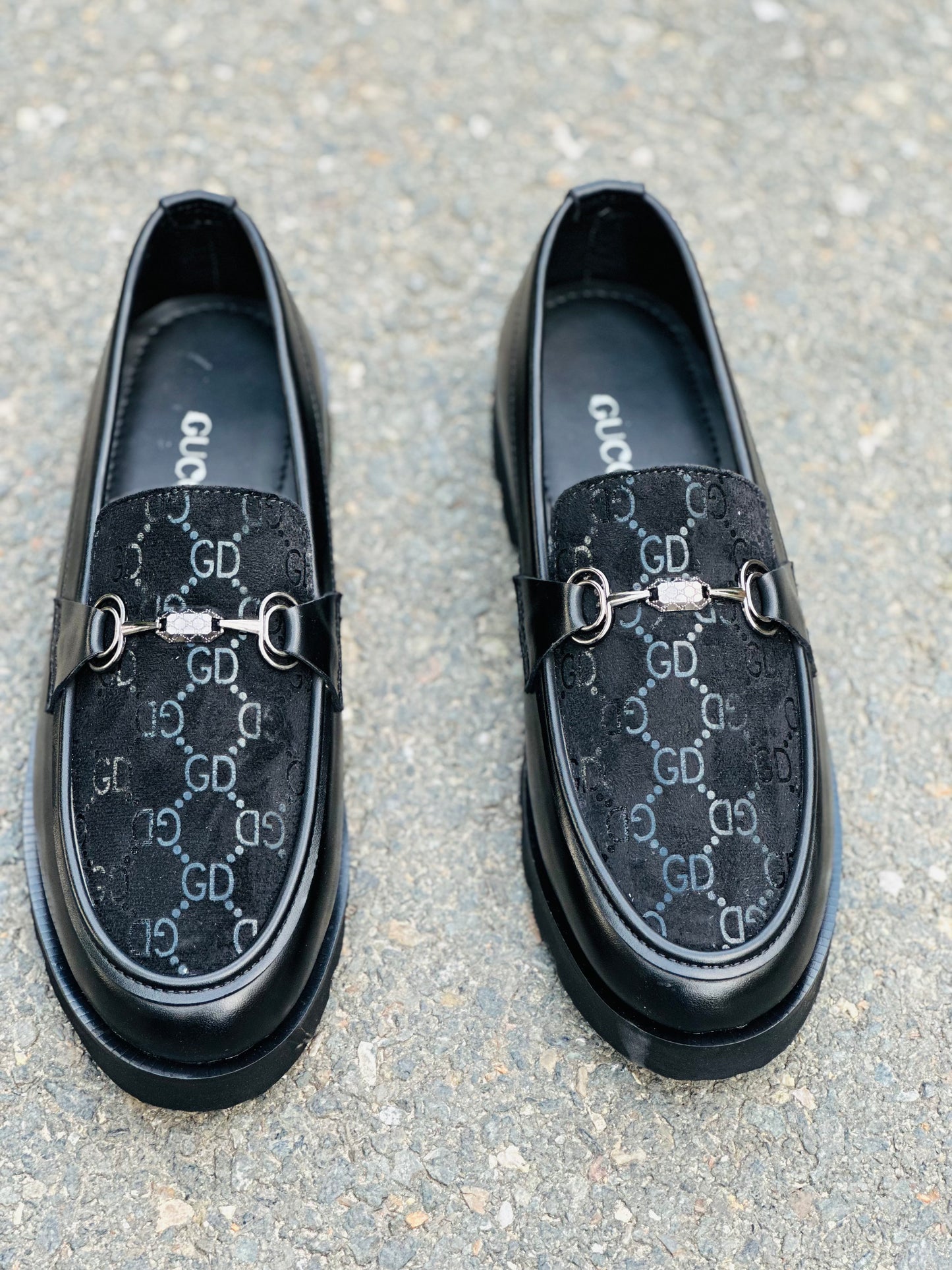 C008- GUCCI Shoe