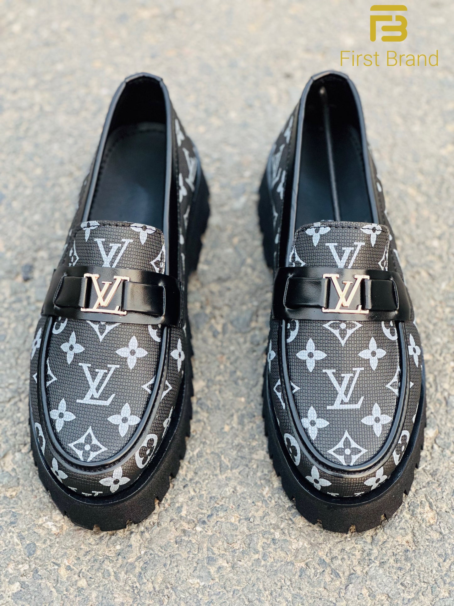 C006-Chunky shoe LV