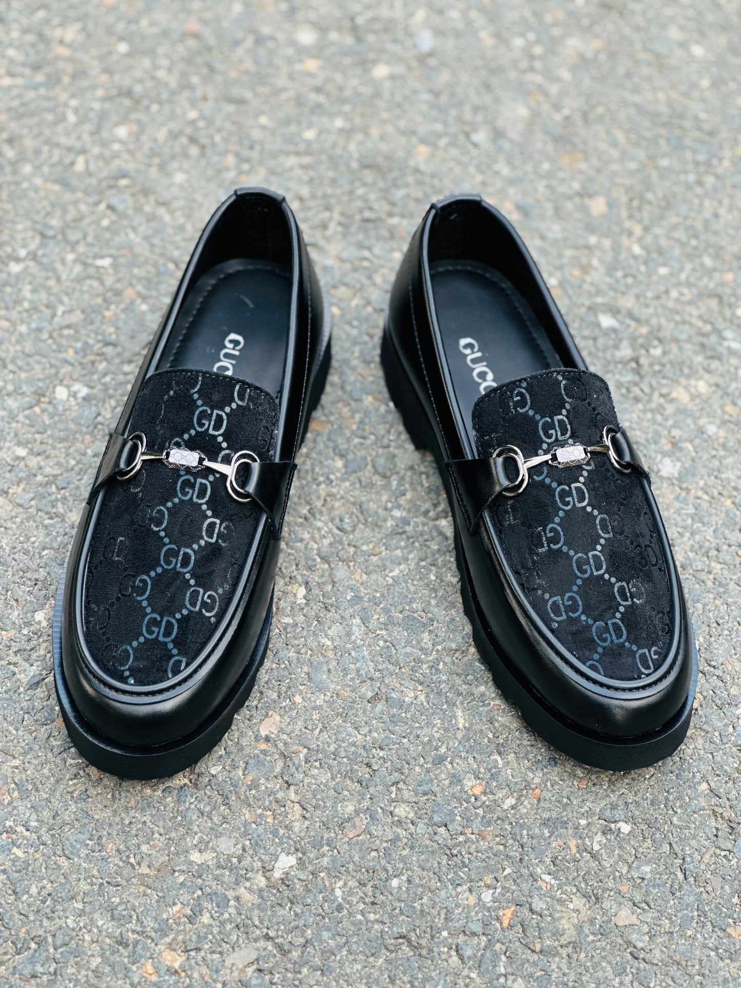 C008- GUCCI Shoe
