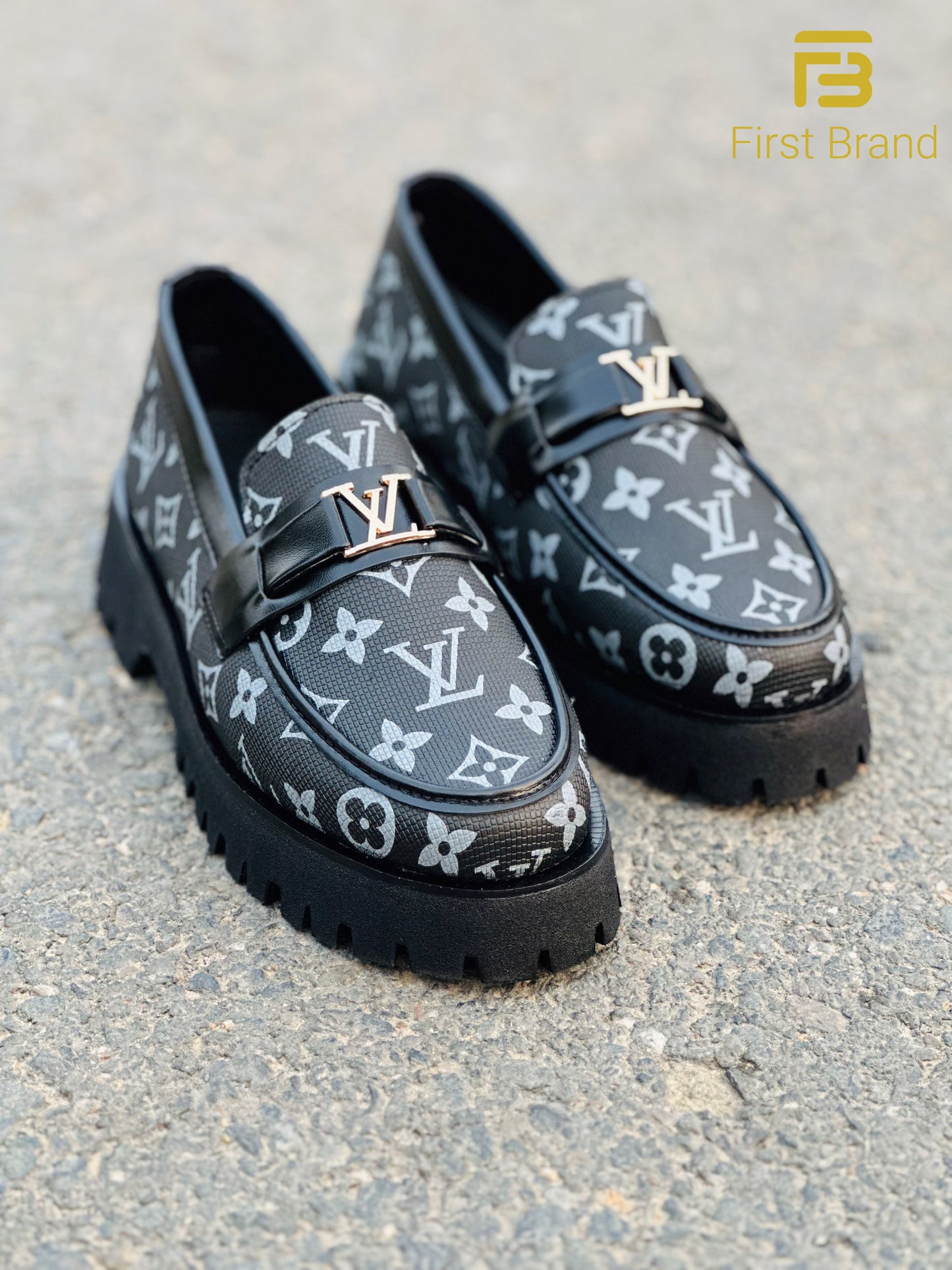 C006-Chunky shoe LV
