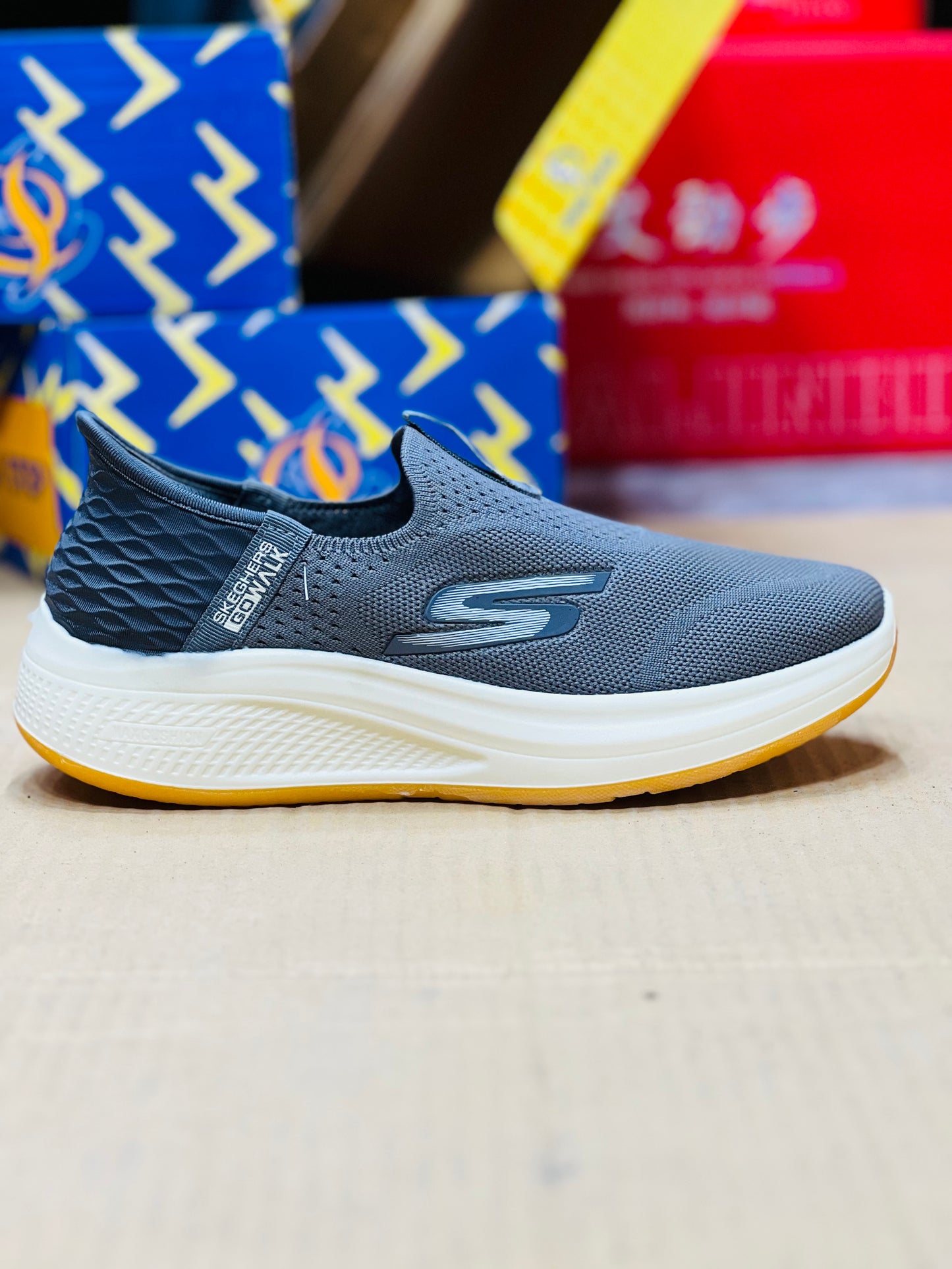 J012-Imported Skechers