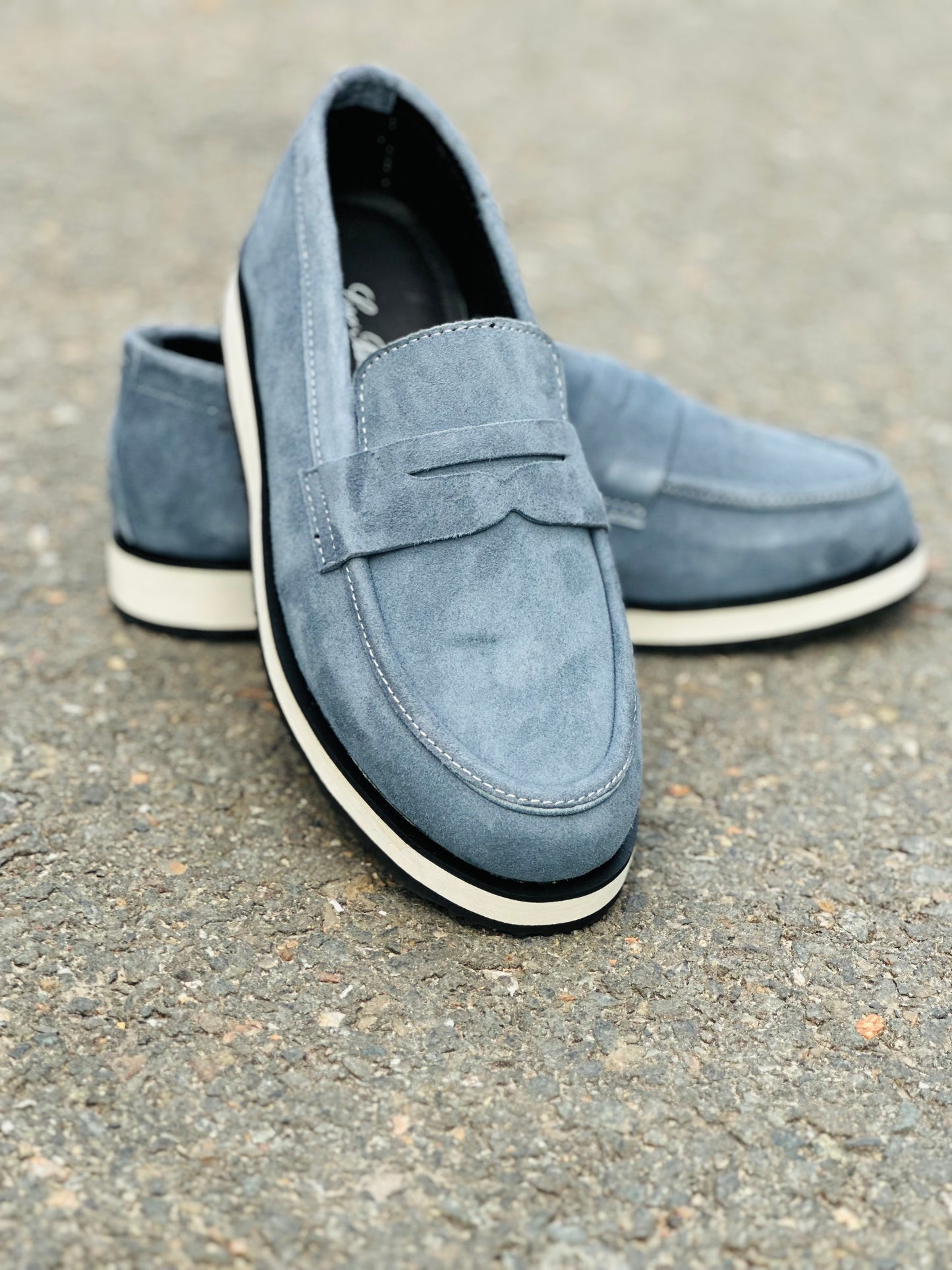 C001-Old Money suede leather shoe