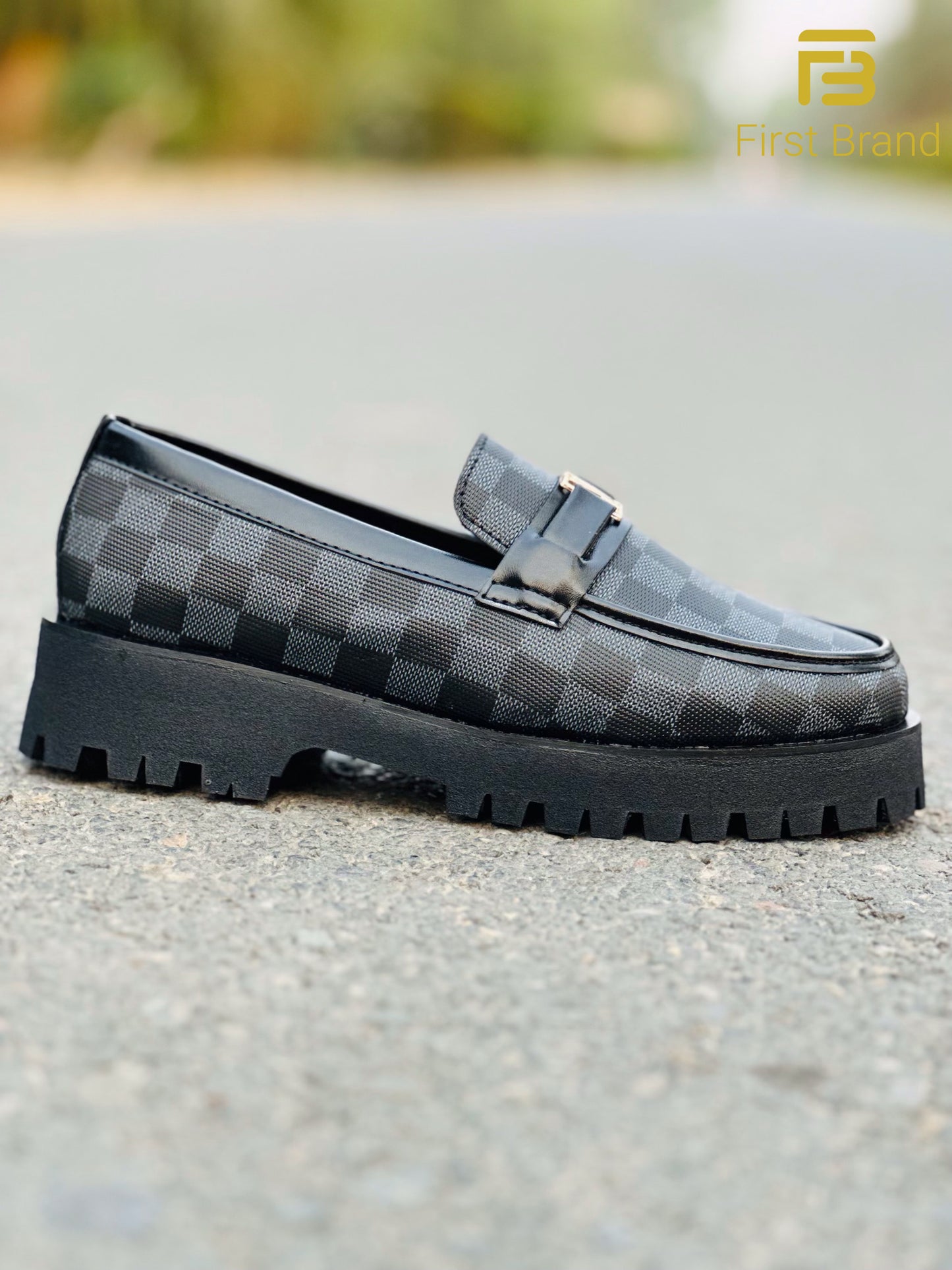C008-Chunky shoe