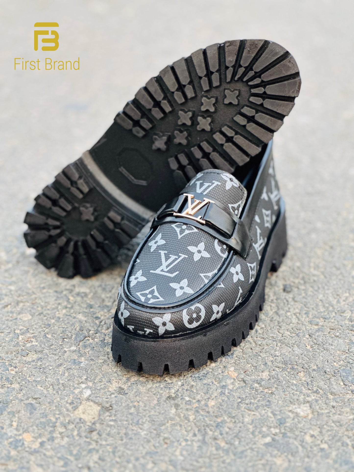 C006-Chunky shoe LV