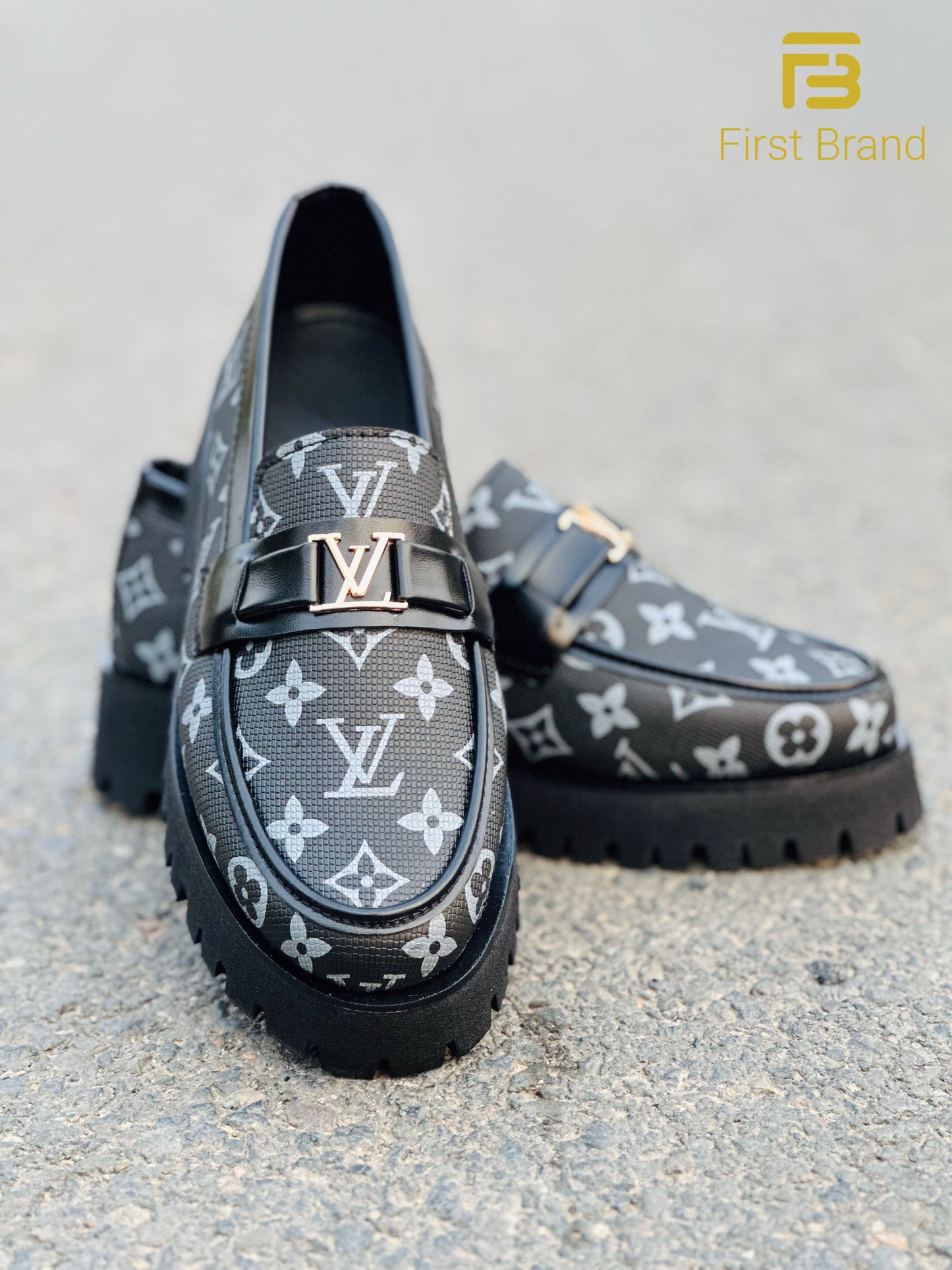 C006-Chunky shoe LV