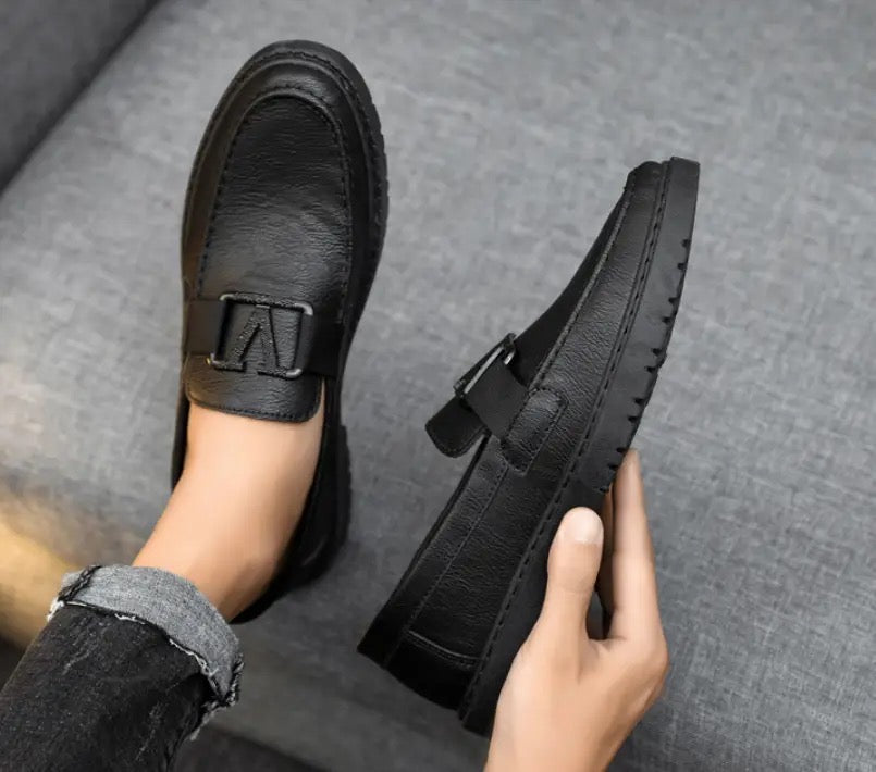 A016-Leather loafer